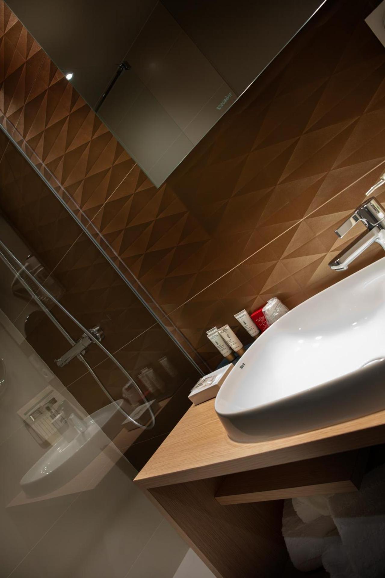 L'Aubiniere Hotel Restaurant & Spa Saint-Ouen-les-Vignes Luaran gambar